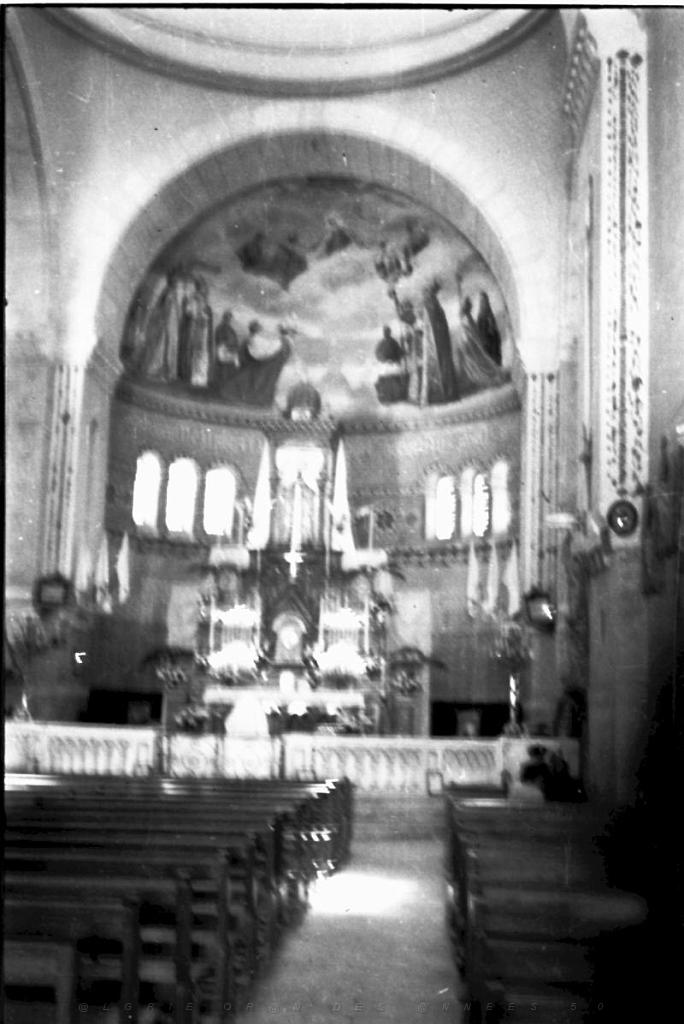 Alger mai 1956  Notre Dame d Afrique   Le choeur.jpg